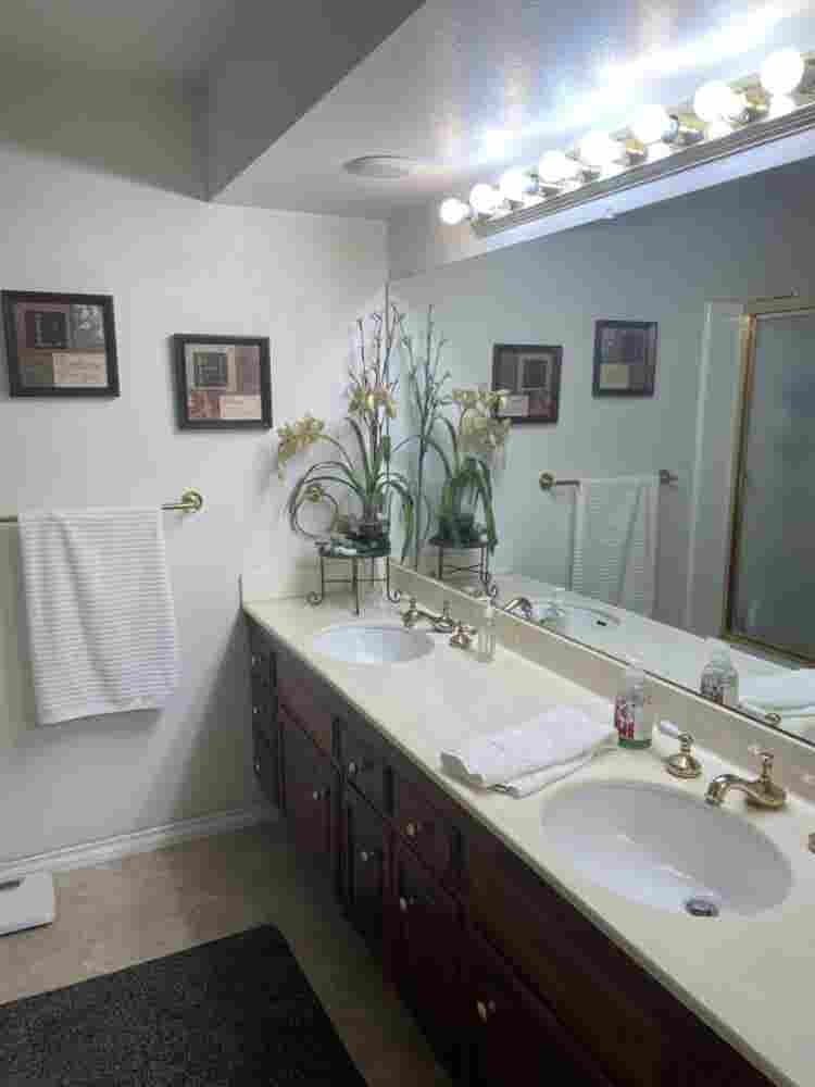 Anaheim hills- Room for rent