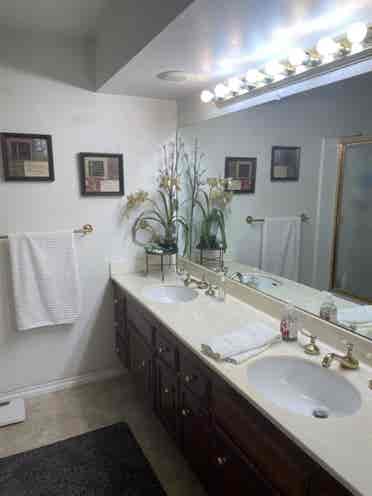 Anaheim hills- Room for rent