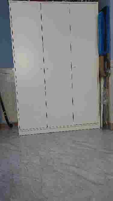 Spacious master bedroom for rent