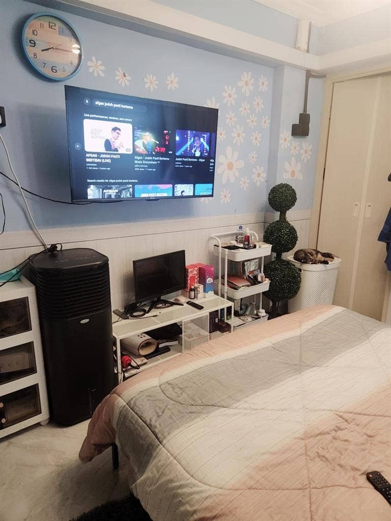 Spacious master bedroom for rent