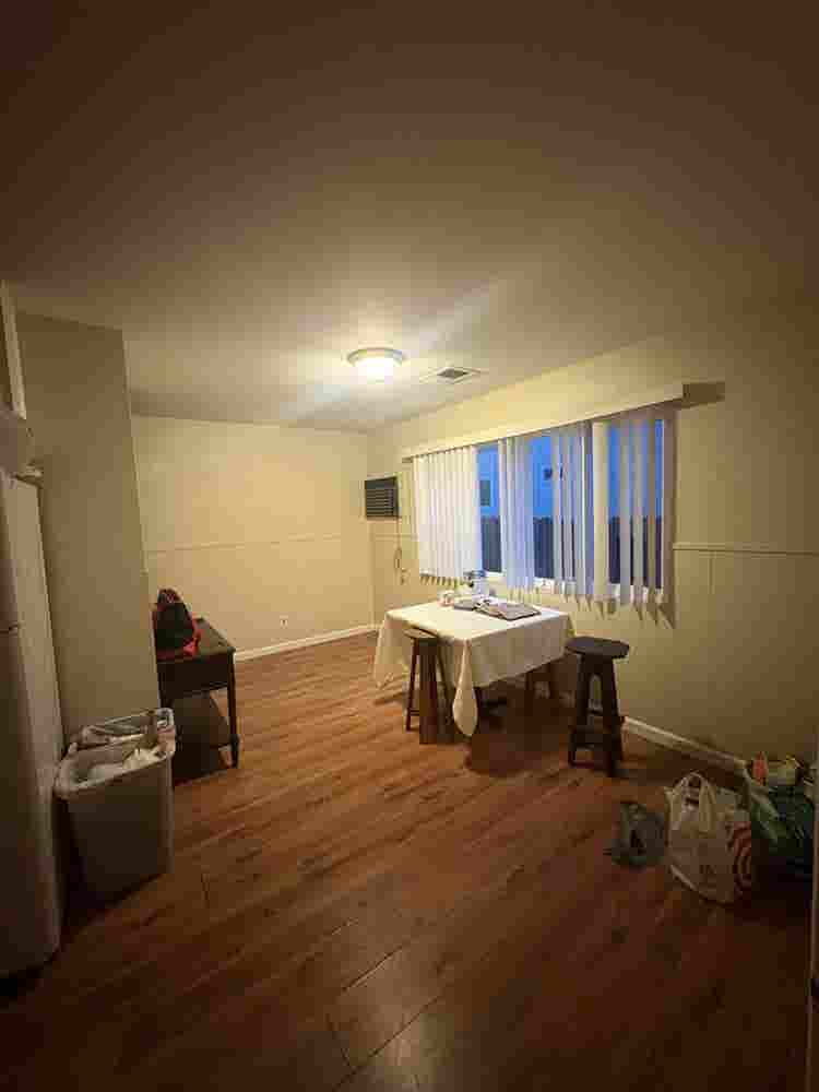 Urgent! Roomate needed!