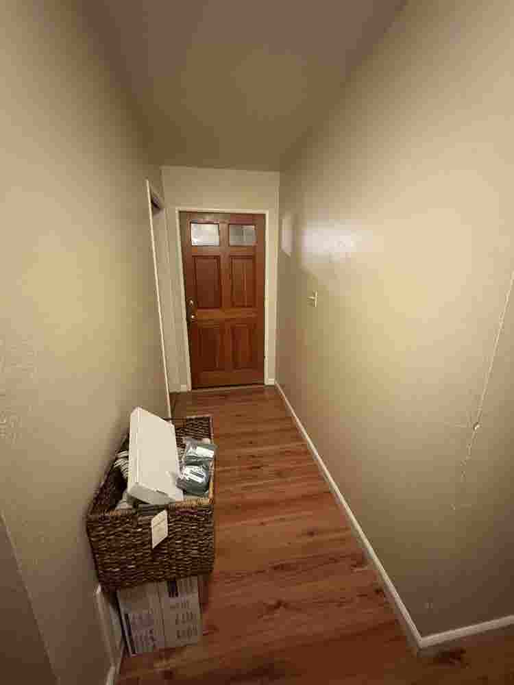 Urgent! Roomate needed!