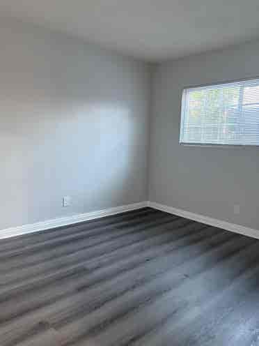 Room available NOW!
