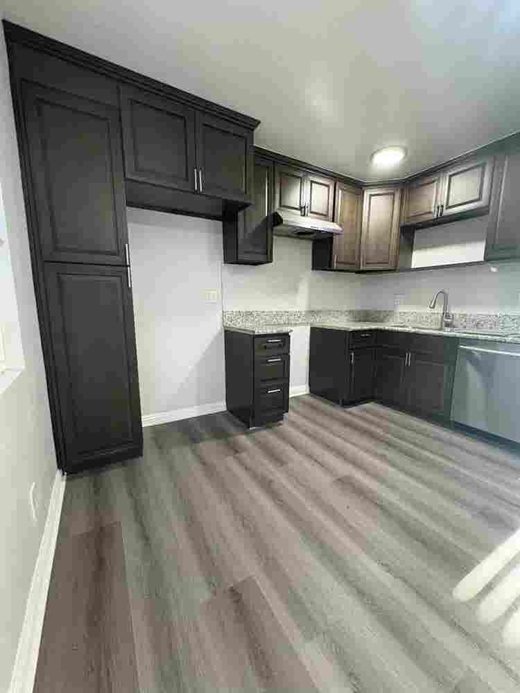 Room available NOW! $