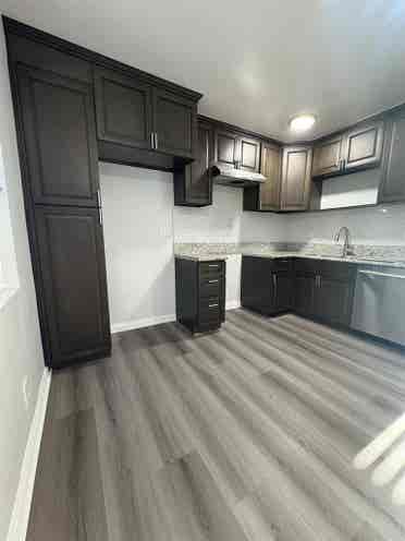 Room available NOW!