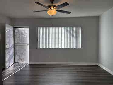 Room available NOW!