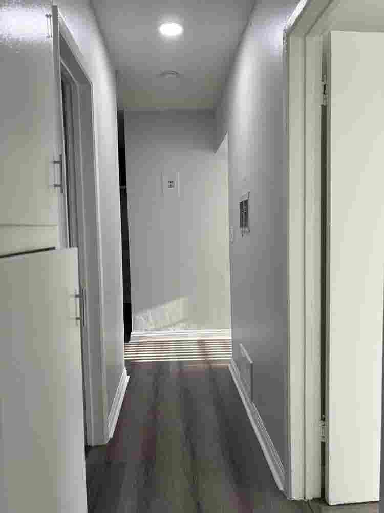 Room available NOW! $