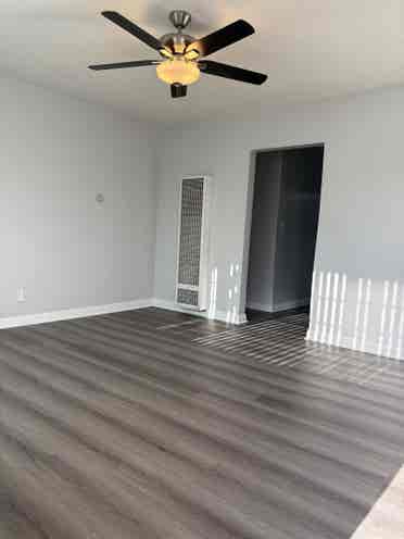 Room available NOW!
