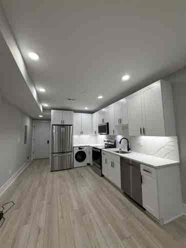 1 bedroom basement APT