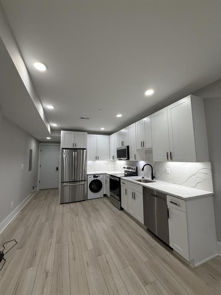 1 bedroom basement APT