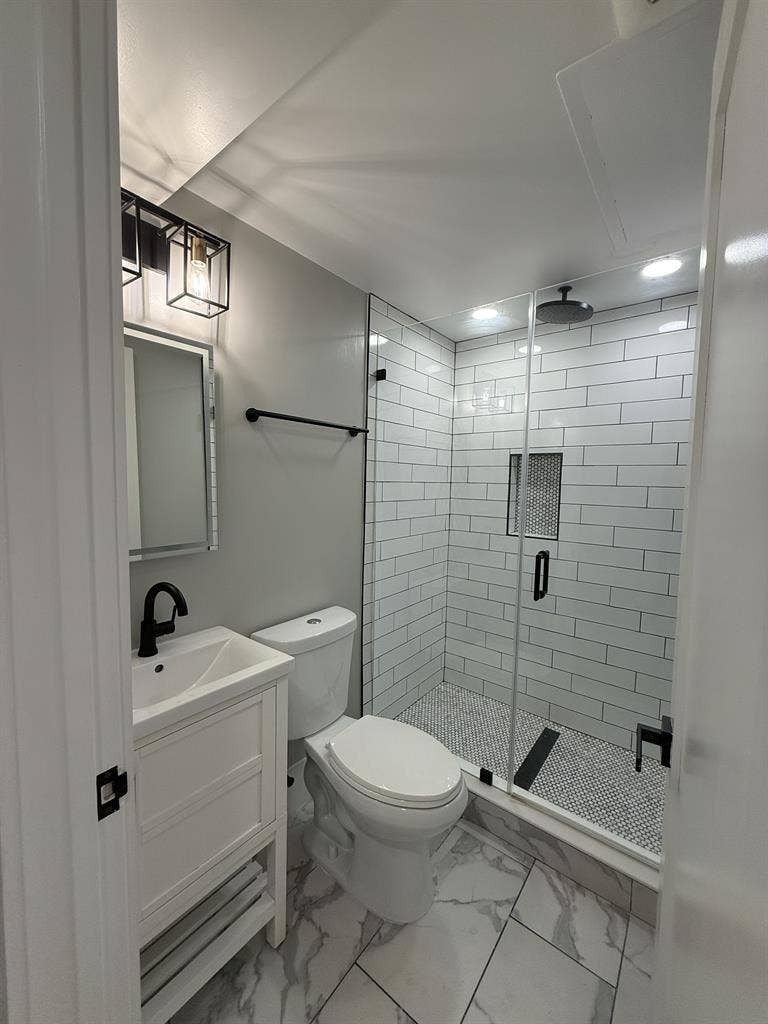 1 bedroom basement APT