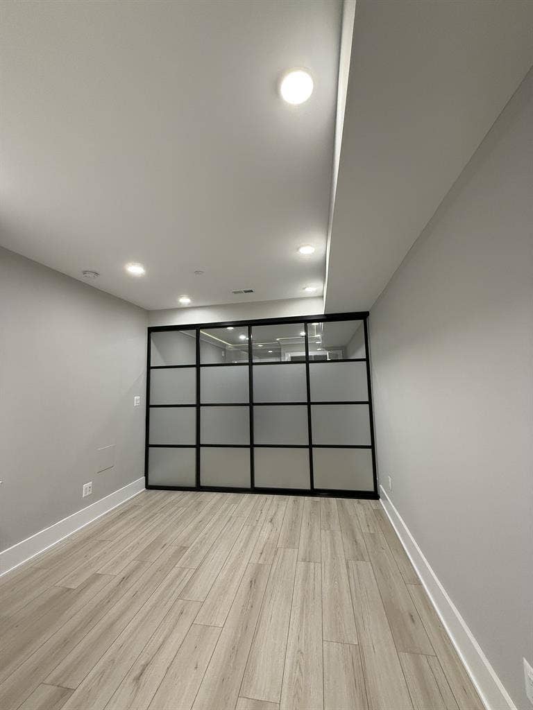1 bedroom basement APT