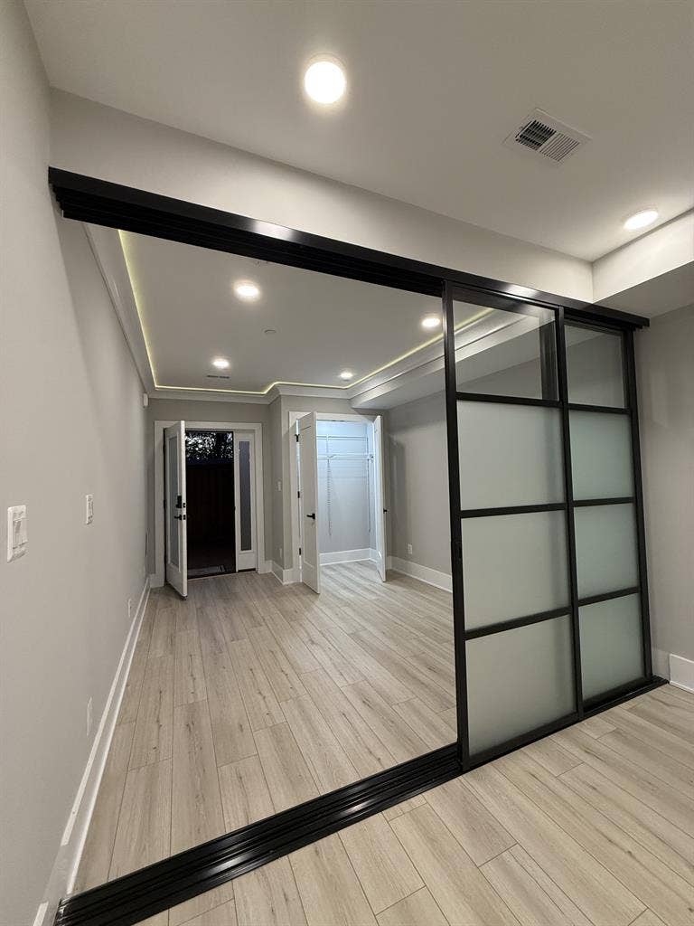 1 bedroom basement APT