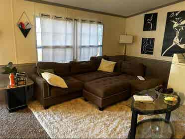 LOOKING FOR 2 roomates