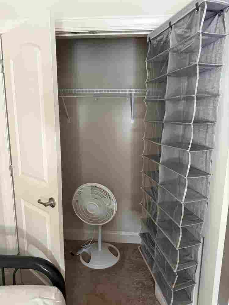 Looking for a room mate