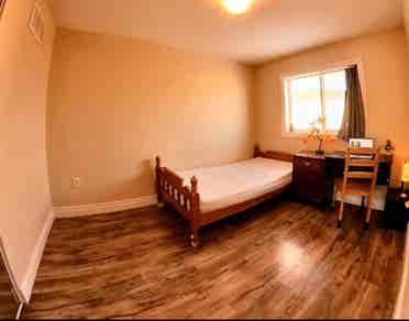 Room in Barrie close to Georgia