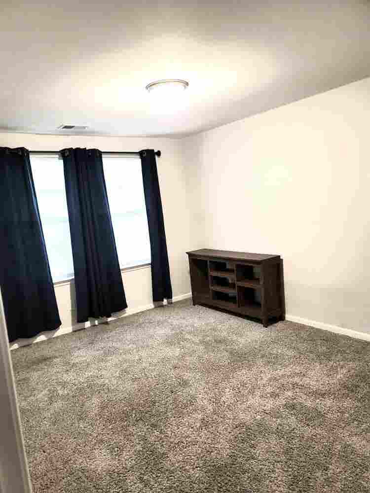 Room for rent in a clean quite home