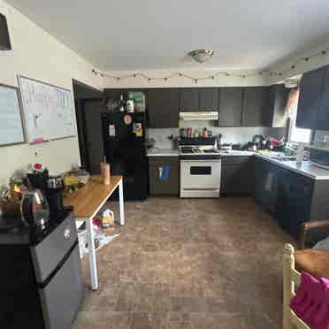 Hi! We are a looking for a sublease