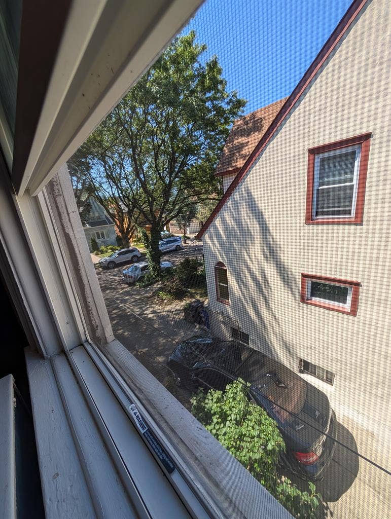 Room for Rent - Quiet, Safe