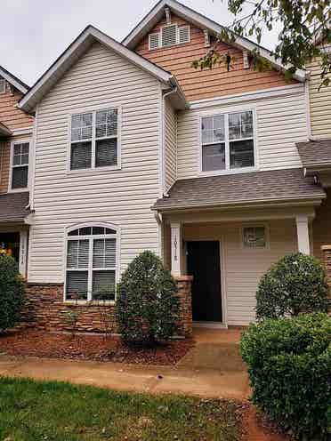 3 BR in Charlotte