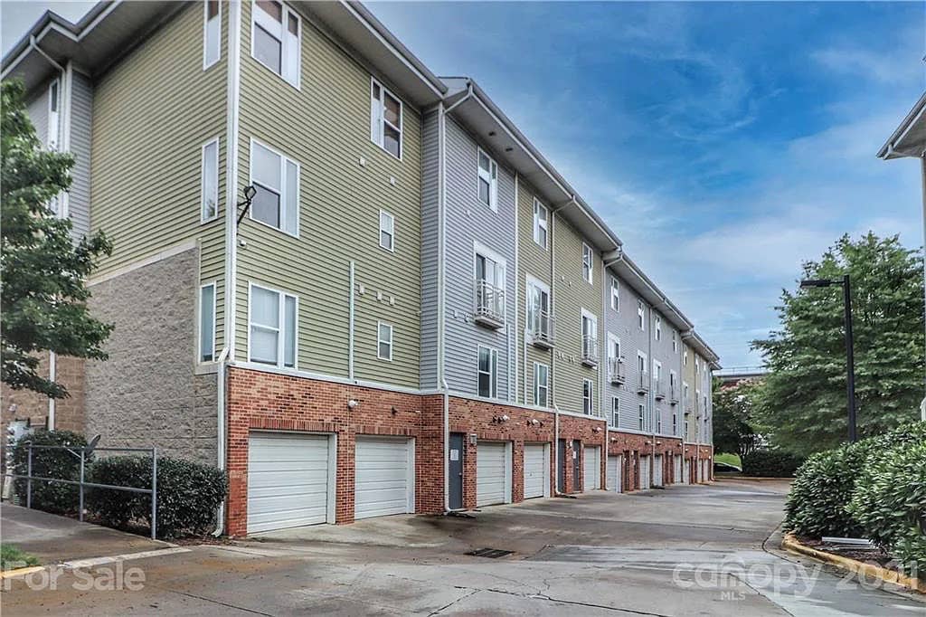 2 BR in Charlotte