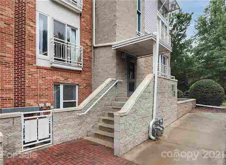 2 BR in Charlotte