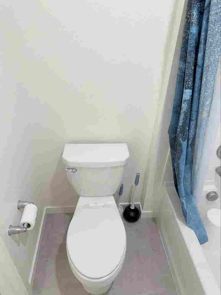 2 Rooms Available