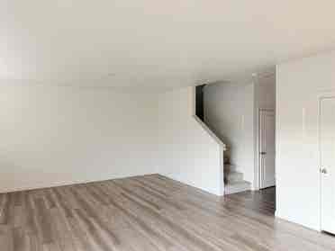 2 Rooms Available