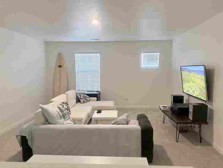 2 Rooms Available