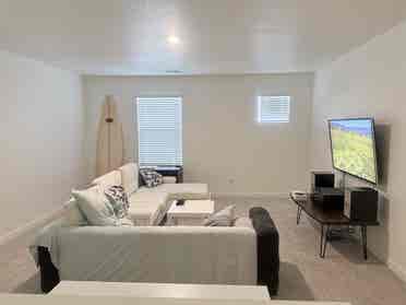 2 Rooms Available