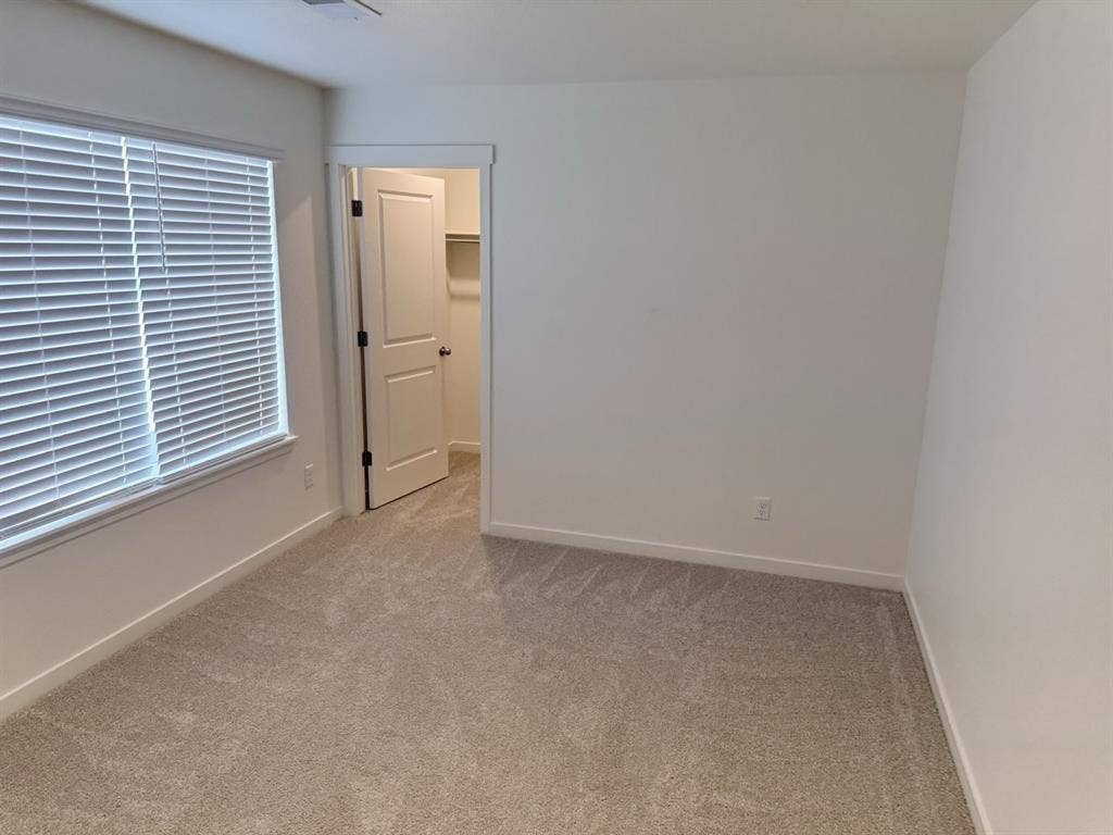 2 Rooms Available
