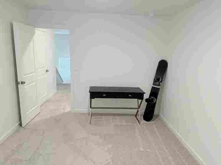 2 Rooms Available