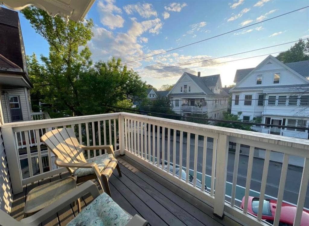 Room Available, 4BR Apt - Davis Sq