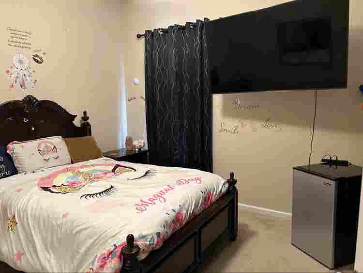 Room for rent Eagle landing area