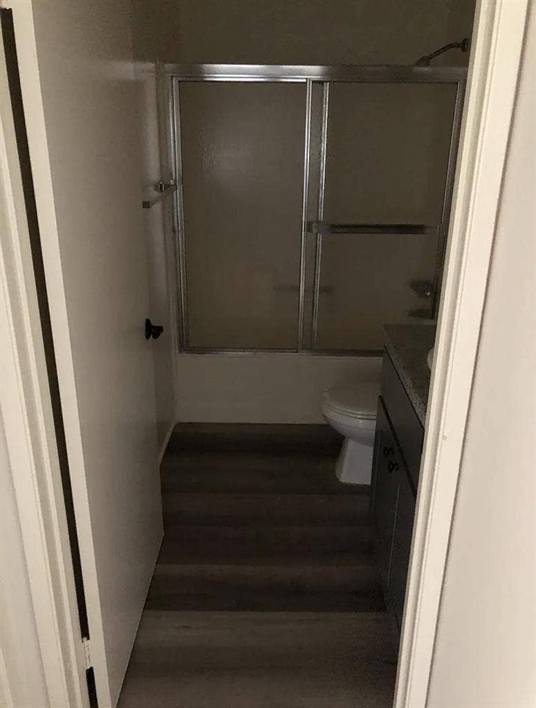 Bedroom with Private bathroom