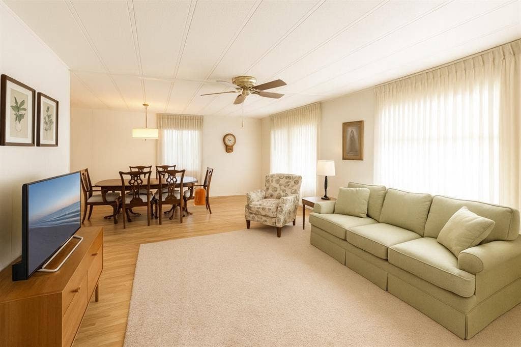 Chandler Room for rent, great deal!