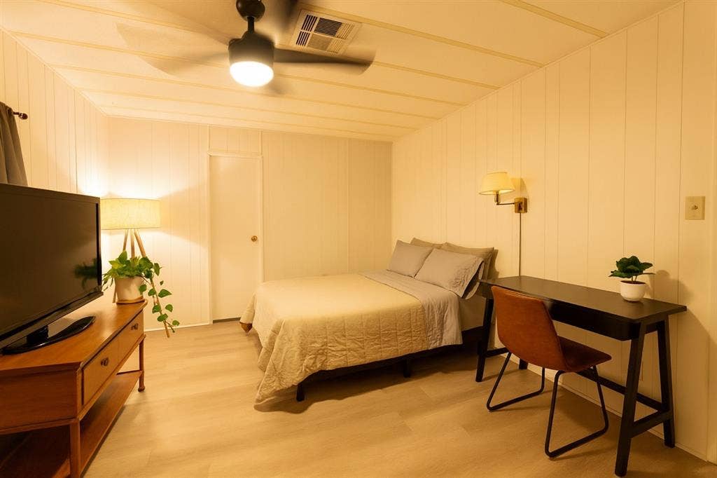 Chandler Room for rent, great deal!