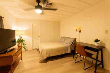 Chandler Room for rent, great deal!