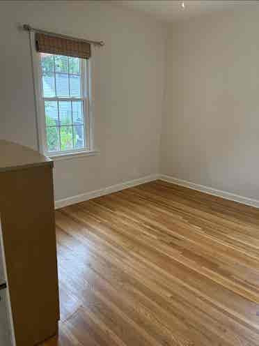 Clean room for rent