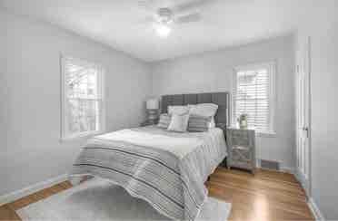 Clean room for rent