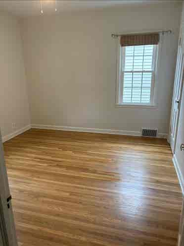 Clean room for rent