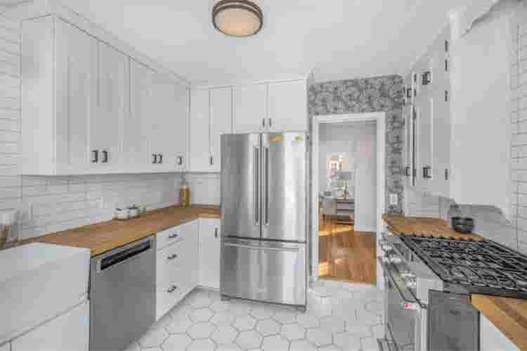 Clean room for rent