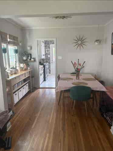 Clean room for rent
