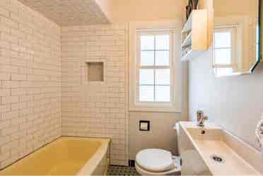 Clean room for rent