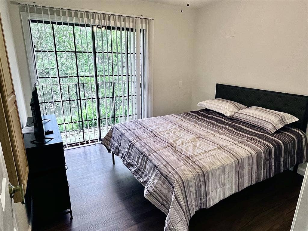 Furnished Room Utilities Included!