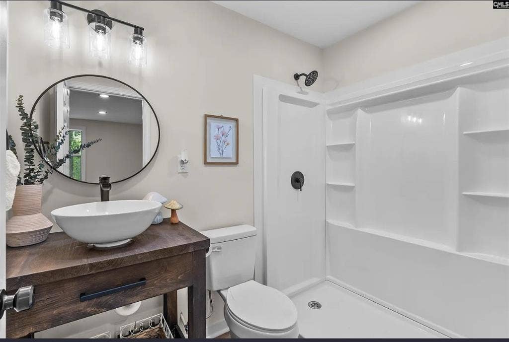 looking for roomate ! $ monthly.