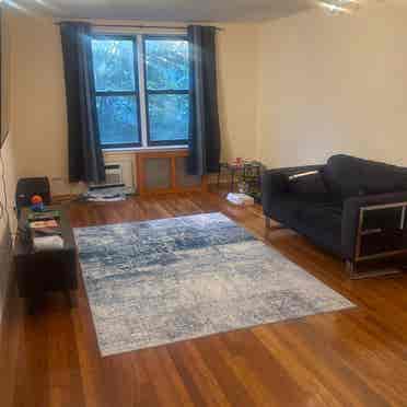 Room for rent. Looking for roommate