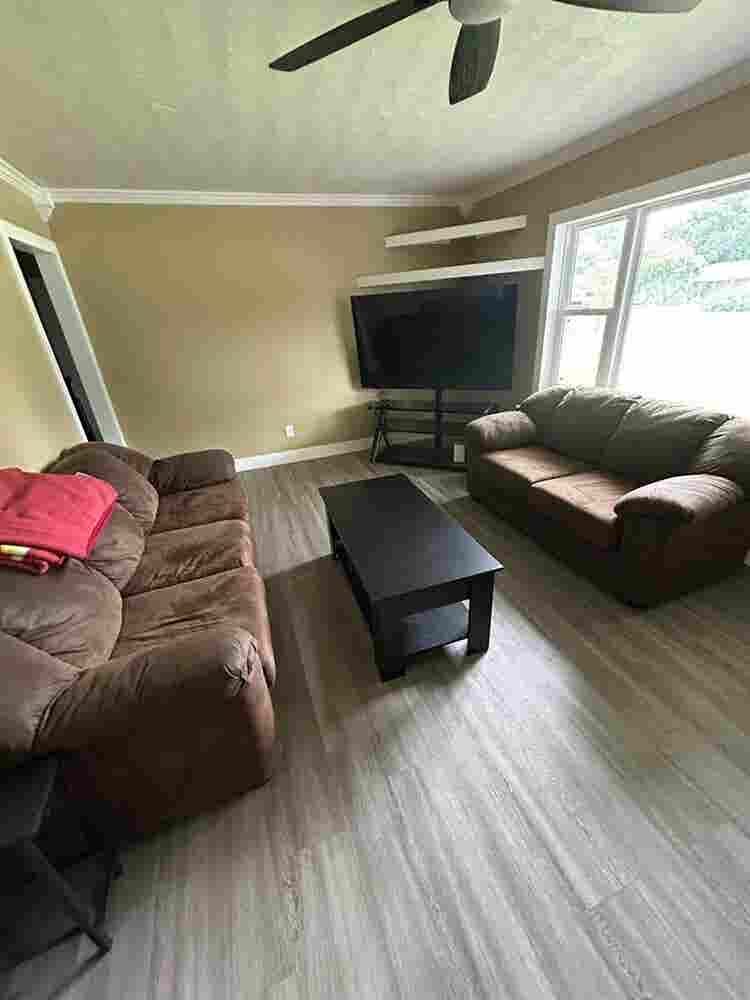 Room in pooler ga