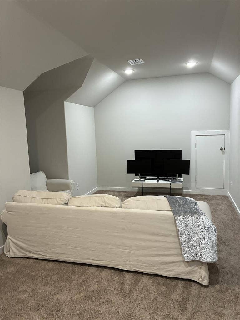 Your private room/a private suite