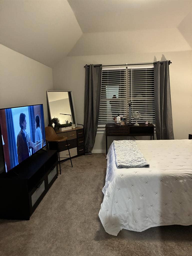 Your private room/a private suite
